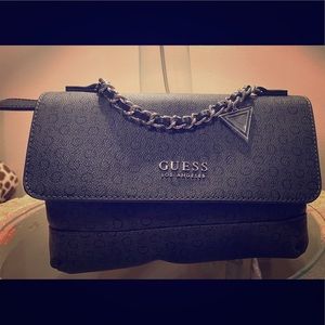 NWOT Guess Medium Shoulder/Crossbody Bag